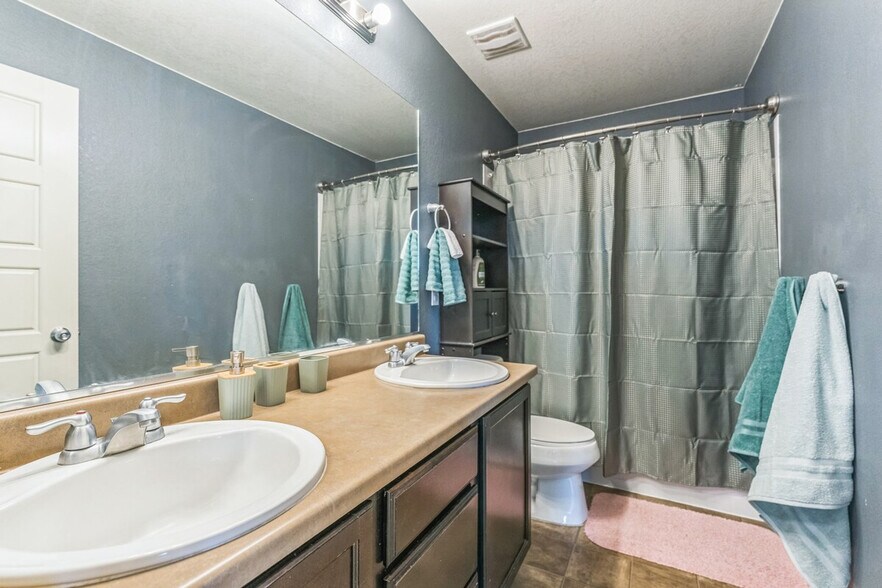 Building Photo - 5153 Chicory Cir