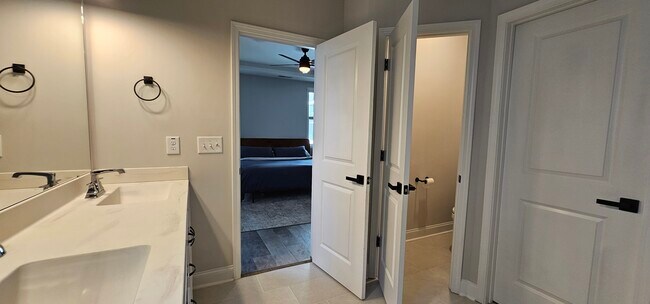 Building Photo - 1032 Hyco rd