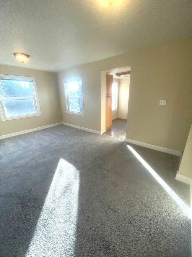 Building Photo - 28thse