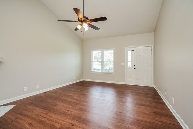 Building Photo - 1059 Cedar Creek Village Rd