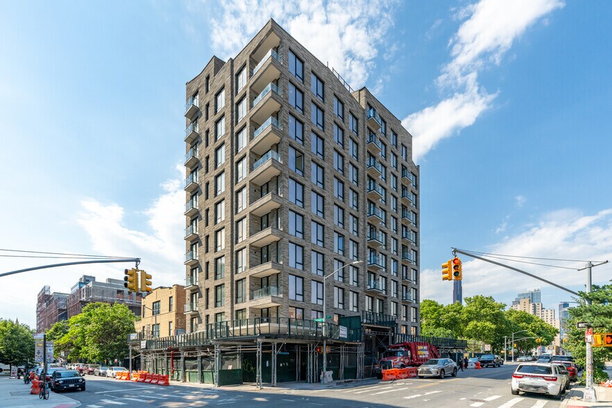 Building Photo - 224 3rd Ave