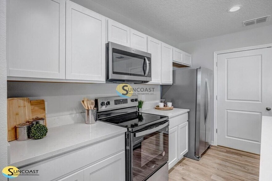 Building Photo - 3821 SW 43rd Ct