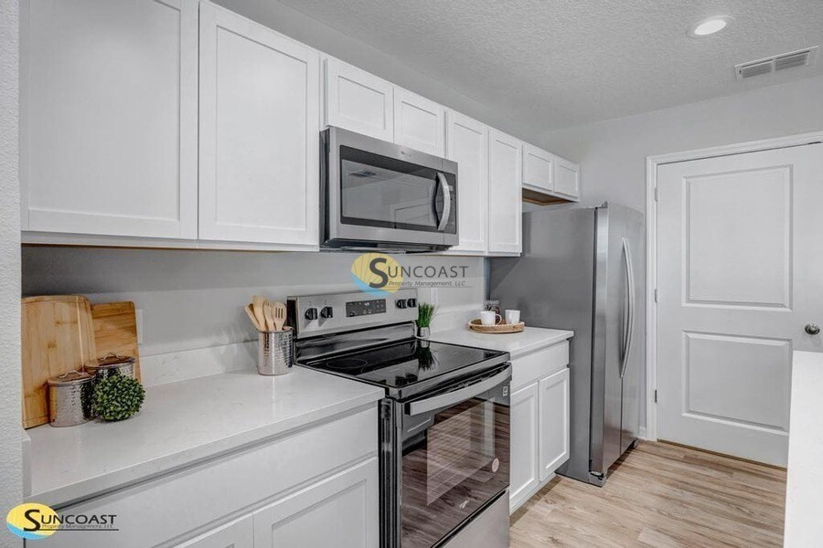 Building Photo - 3821 SW 43rd Ct