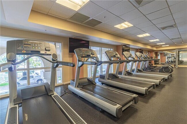 Building Photo - 511 SE 5 Ave