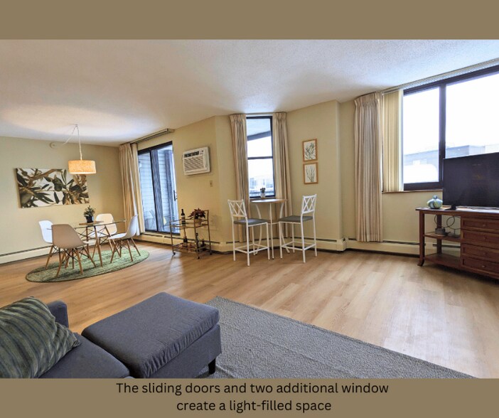 Building Photo - 6500 Woodlake Dr