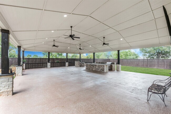Building Photo - 30062 N Fulshear Dr