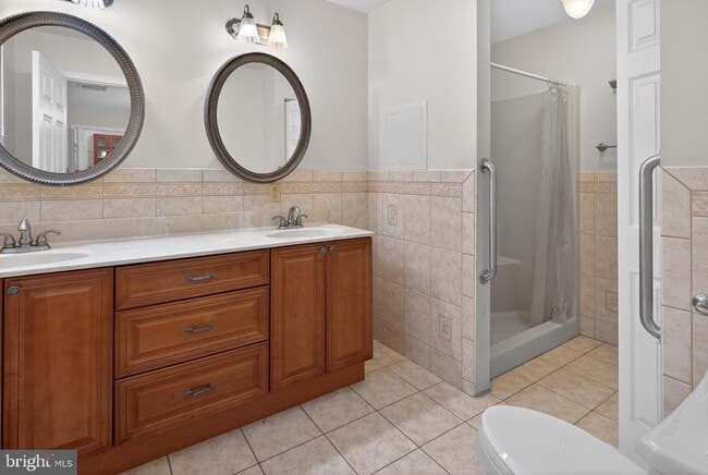 Building Photo - 764 Lakehurst Rd