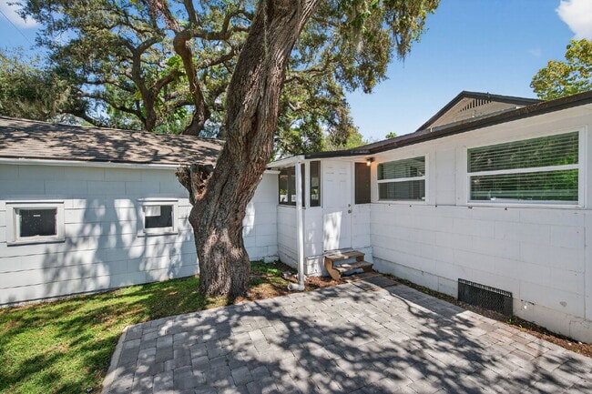 Building Photo - Fully Renovated 3 bedroom St. Pete Home | ...