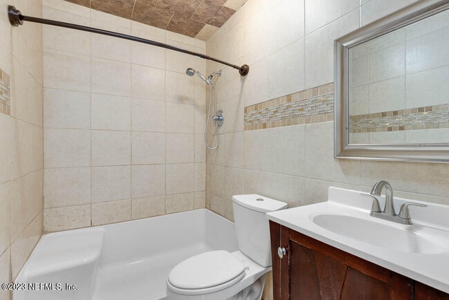 Building Photo - 3811 Autumn Leaf Ct