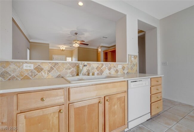 Building Photo - 576 Carmel Mesa Dr