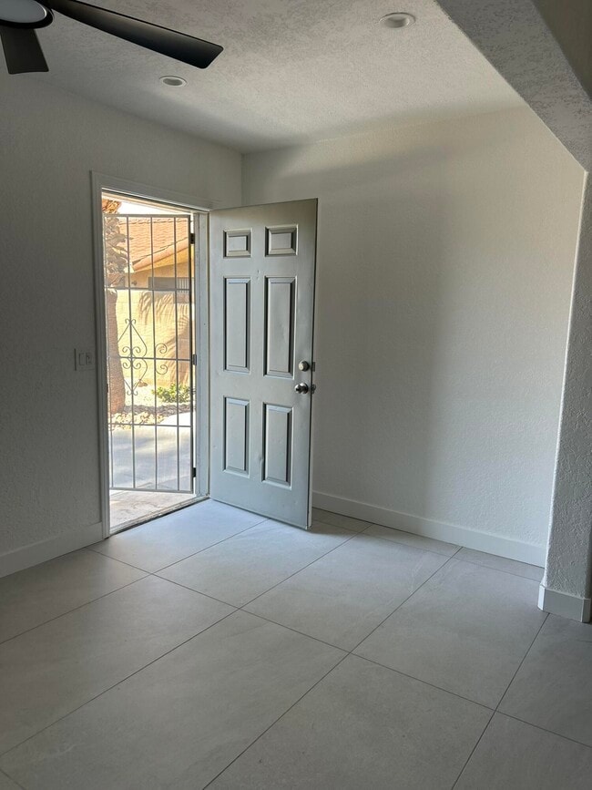 Building Photo - 44635 San Carlos Ave