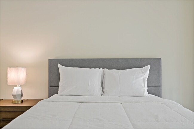 Building Photo - 1800 Diagonal Rd