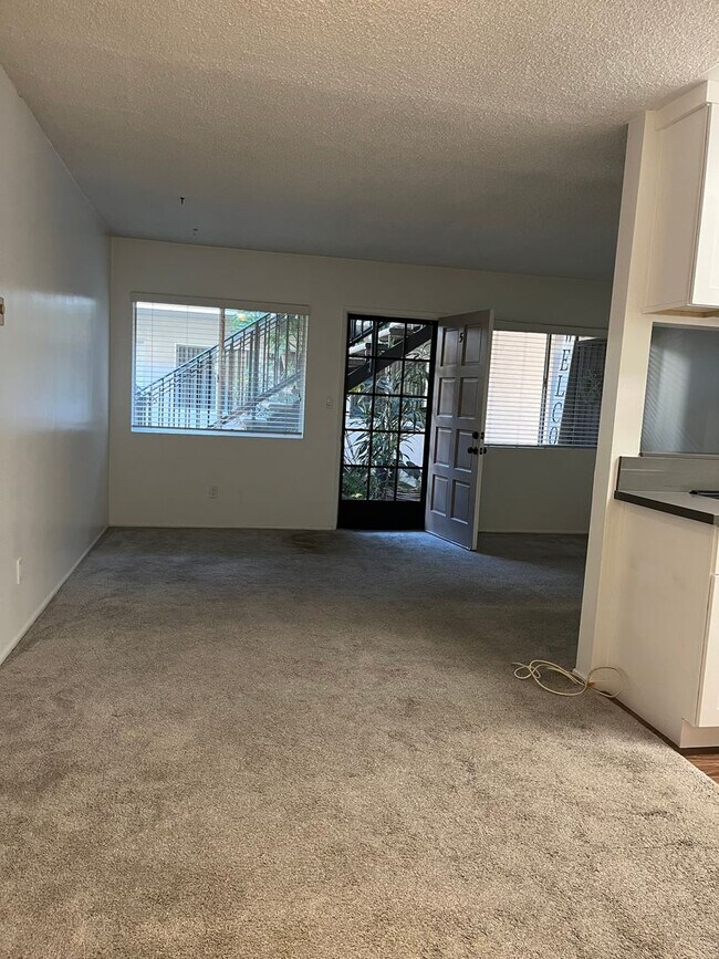 Building Photo - COZY LOWER 1BD/ 1 BATH - Free last month
