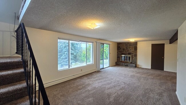 Building Photo - 411 Westview Dr