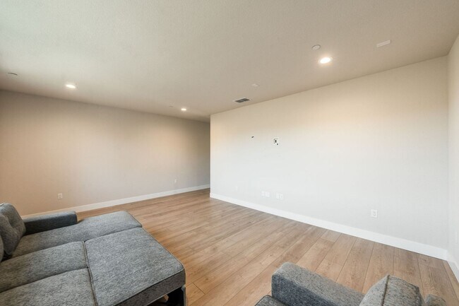 Building Photo - Newly Built 5BR Luxury Home in El Dorado Hills – 3,926 Sq Ft!