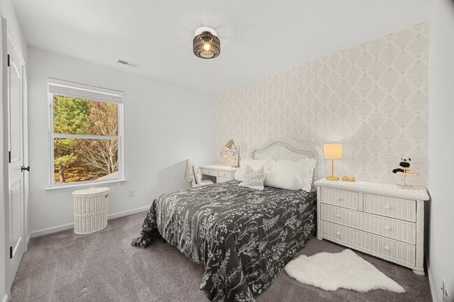 Building Photo - Discover this stunning 3-bedroom, 2.5-bath...