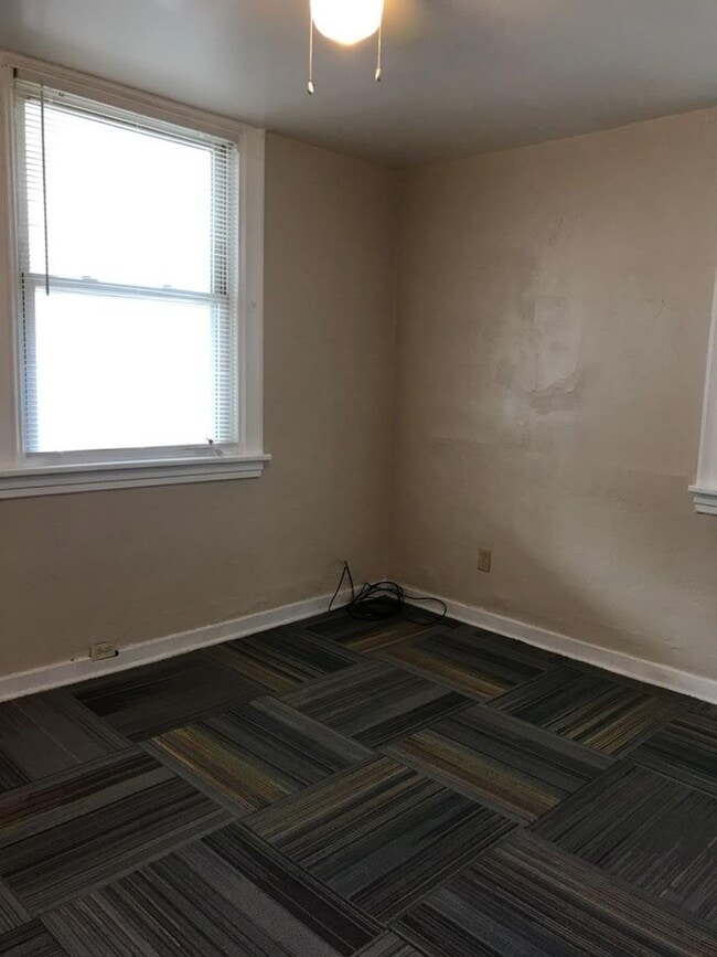 Building Photo - 5833 Curry Rd