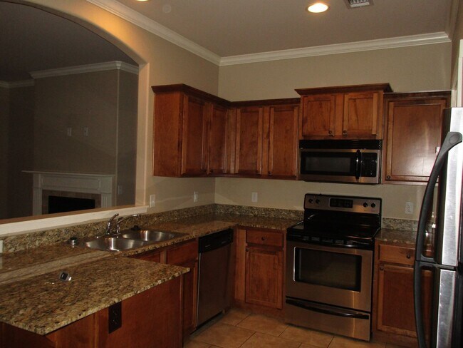 Building Photo - Maumelle Townhome