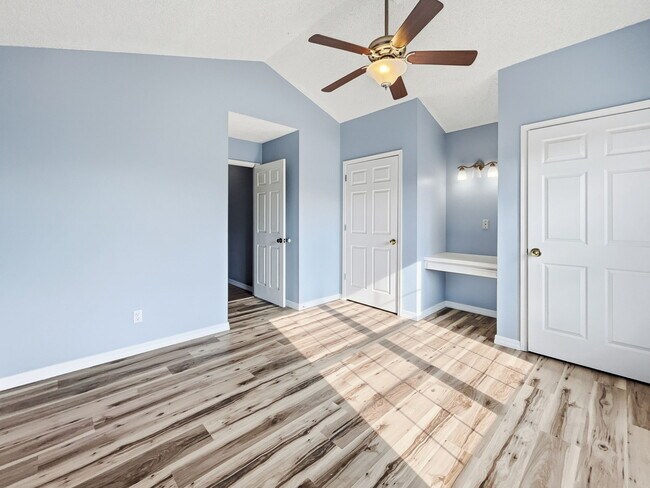 Building Photo - 3204 Peach Blossom