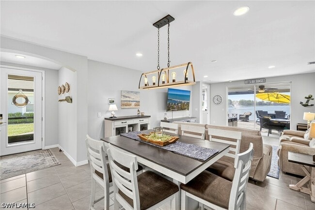 Building Photo - 14582 Edgewater Cir