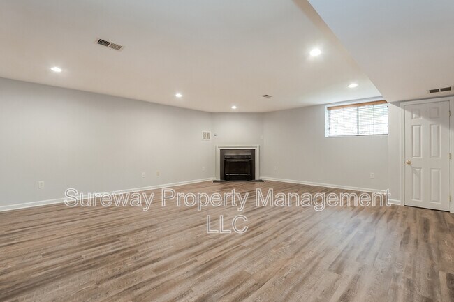 Building Photo - 10 Sea Breeze Ct