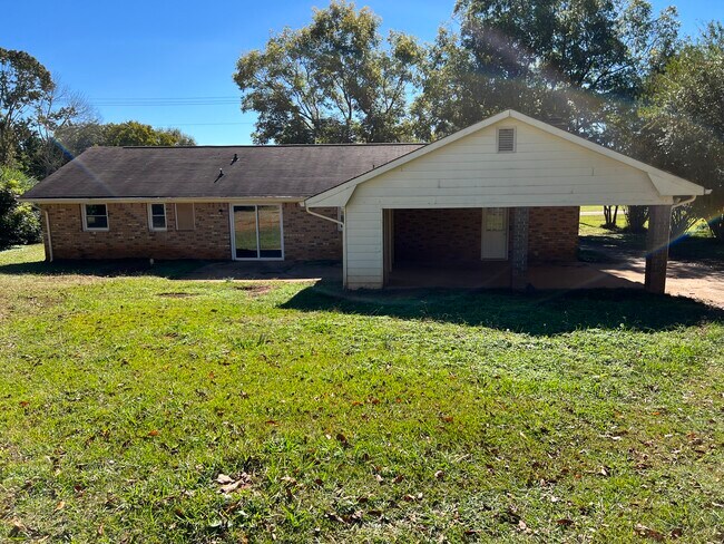 Building Photo - 3751 Robinson Dr