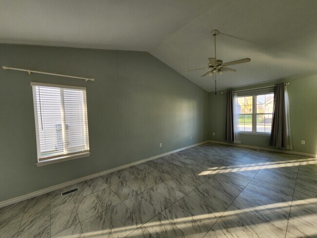 Building Photo - 13862 Isle Royal Cir