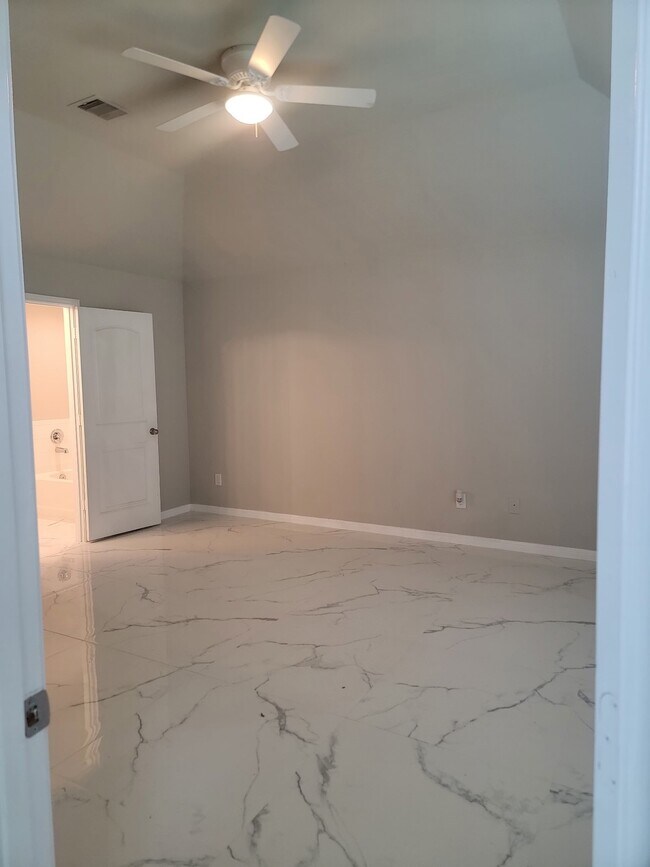 Building Photo - 6919 Kingsford Gable Ct