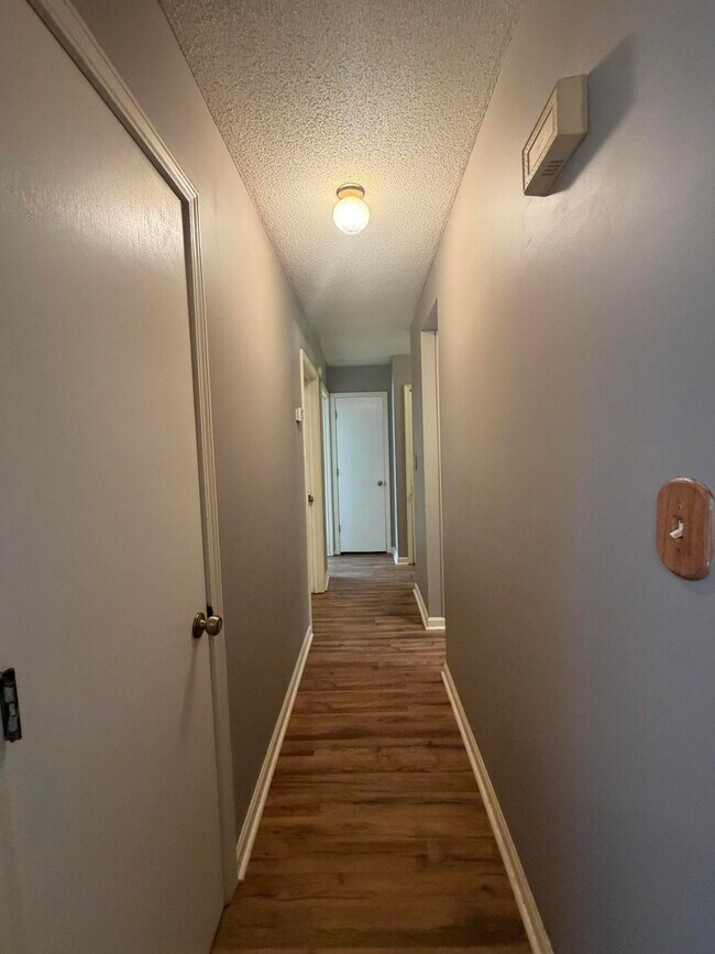 Building Photo - 11 Coulter Dr