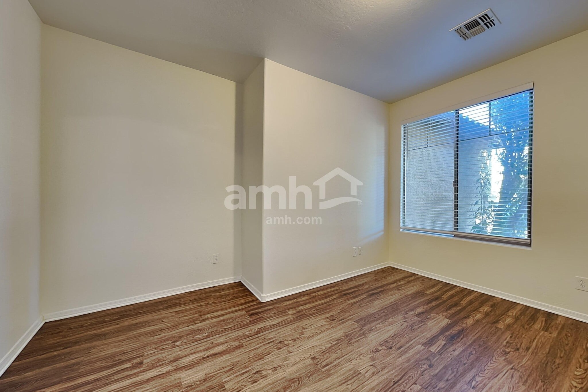 Building Photo - 17578 W Ironwood St