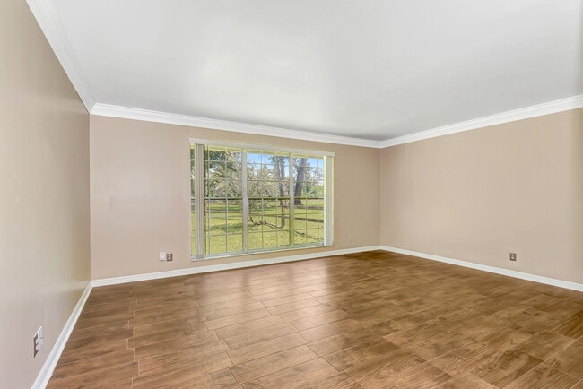 Building Photo - 119 Rio Pinar Dr