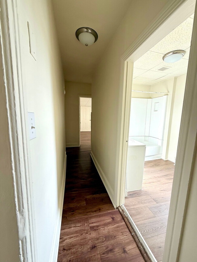 Building Photo - 305 S Front St