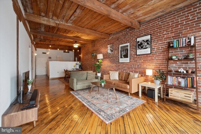 Building Photo - 122 Chestnut St