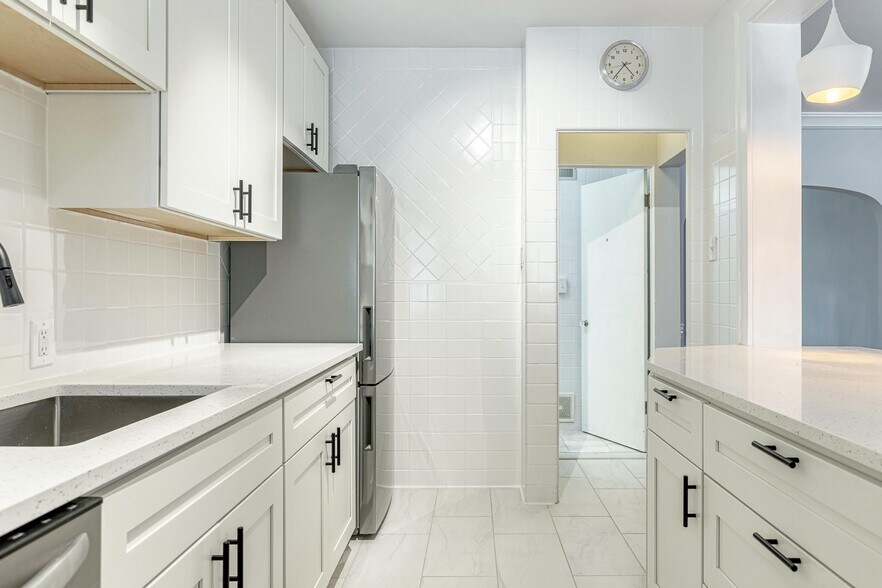 Building Photo - 7244 Forsyth Blvd