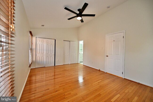 Building Photo - 1561 Templeton Pl