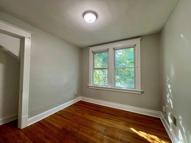 Building Photo - 6114 Columbia Ave