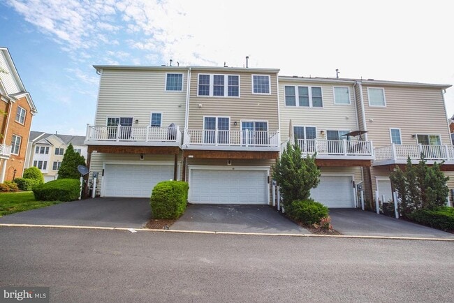 Building Photo - 14580 Crossfield Way