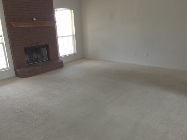 Building Photo - 4201 Windwood Dr