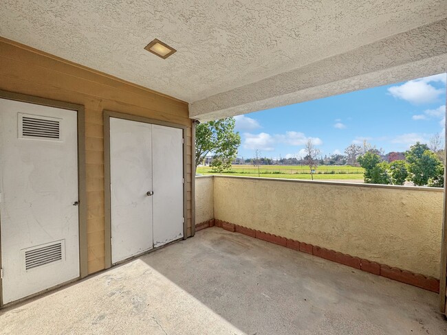 Building Photo - Great 2B/2BA Condo in Mira Mesa!