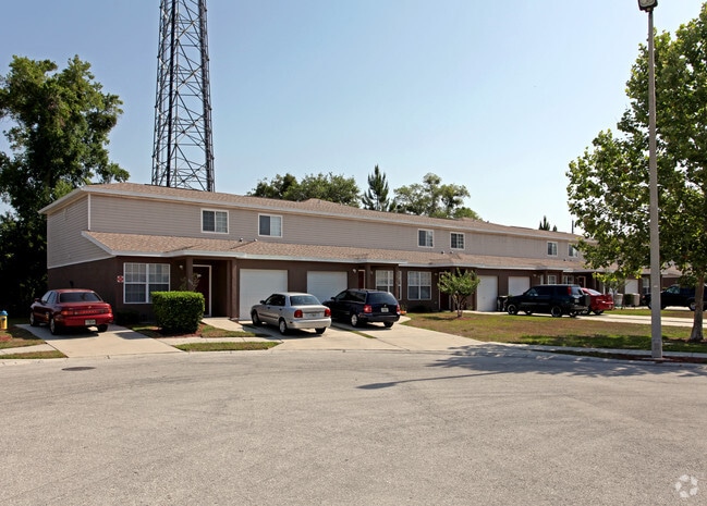 Building Photo - Hickory Glen Townhomes