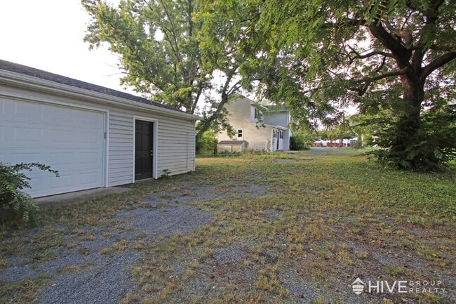 Building Photo - Fully Remodeled Home with Detached Garage ...