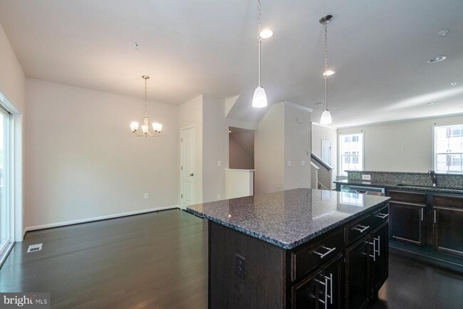 Building Photo - 220 Gunther Pl