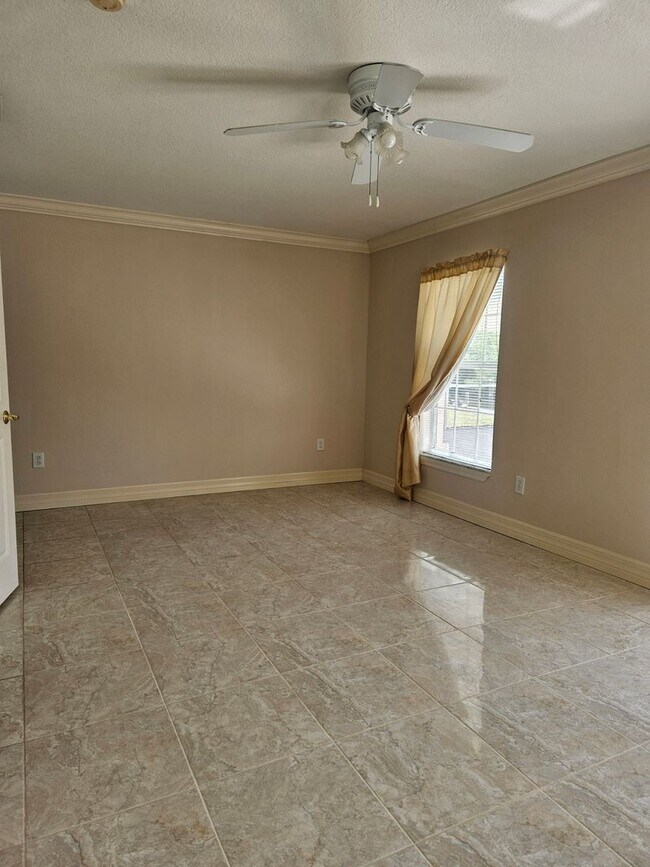 Building Photo - Port Charlotte Waterfront salt water pool annual rental