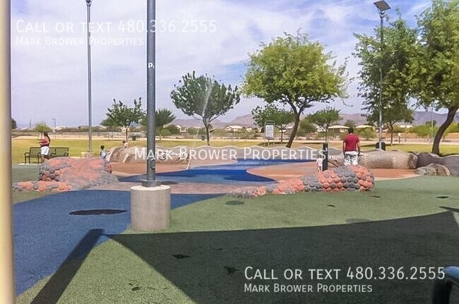 Building Photo - 4102 E Woodland Dr