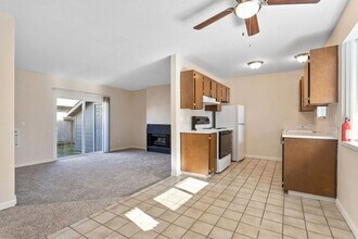 Building Photo - 2 Bedroom Home, pets welcome!!