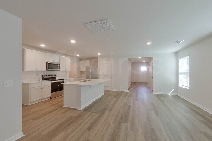 Building Photo - 112 Overstreet Way