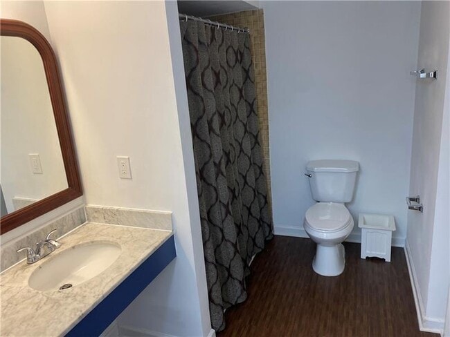 Building Photo - 3095 Colonial Way