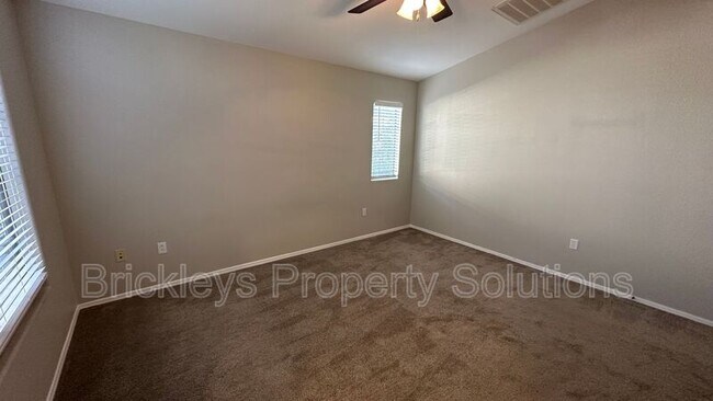 Building Photo - 2727 N Price Rd