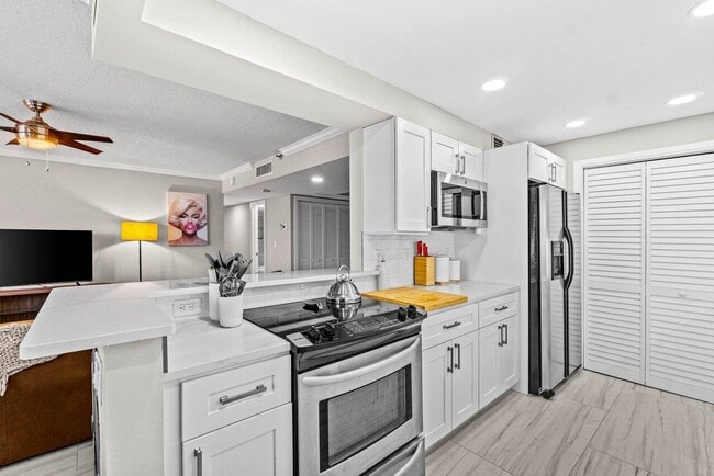 Building Photo - 899 Jeffery St