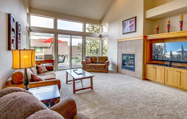 Building Photo - 2 Bed/2 Bath Single-Level Condo in Eagle C...